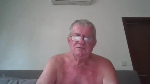 Snapshot of darwincock chatting on 04-19-26, 01:38 darwincock online show from 04-19-26, 01:38