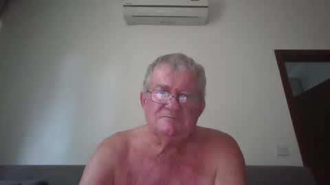 Snapshot of darwincock chatting on 04-22-26, 01:41 darwincock online show from 04-22-26, 01:41