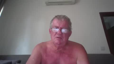Snapshot of darwincock chatting on 04-24-26, 02:03 darwincock online show from 04-24-26, 02:03