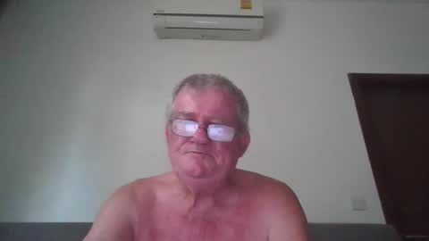 Snapshot of darwincock chatting on 04-25-26, 01:52 darwincock online show from 04-25-26, 01:52