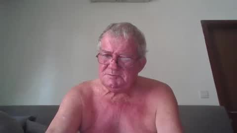 Snapshot of darwincock chatting on 05-05-26, 04:20 darwincock online show from 05-05-26, 04:20