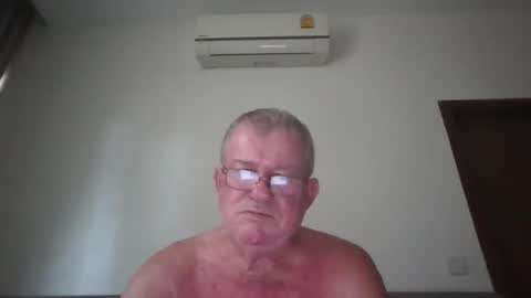 Snapshot of darwincock chatting on 05-11-26, 01:55 darwincock online show from 05-11-26, 01:55