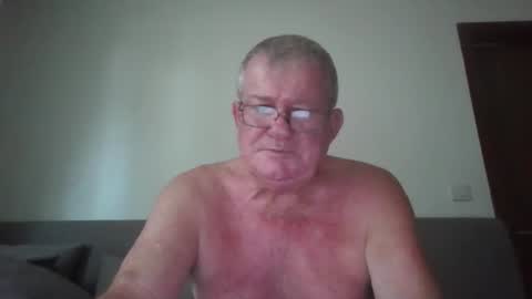 Snapshot of darwincock chatting on 05-12-26, 01:14 darwincock online show from 05-12-26, 01:14