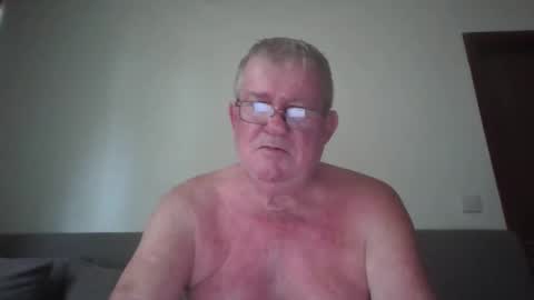 Snapshot of darwincock chatting on 05-18-26, 01:24 darwincock online show from 05-18-26, 01:24