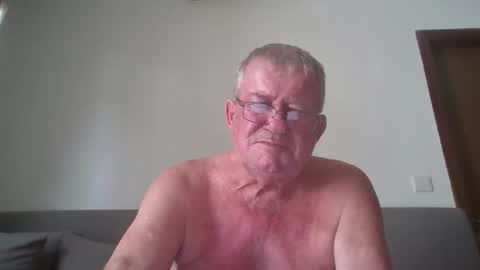 Snapshot of darwincock chatting on 05-18-26, 04:07 darwincock online show from 05-18-26, 04:07