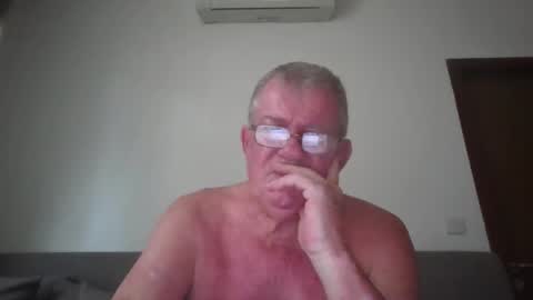 Snapshot of darwincock chatting on 05-22-26, 01:13 darwincock online show from 05-22-26, 01:13