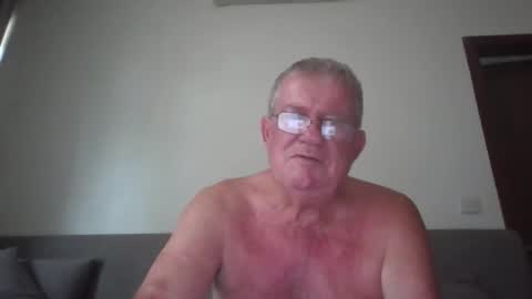 Snapshot of darwincock chatting on 05-26-26, 01:45 darwincock online show from 05-26-26, 01:45