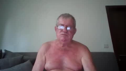 Snapshot of darwincock chatting on 06-09-26, 01:28 darwincock online show from 06-09-26, 01:28