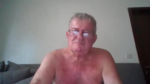 Snapshot of darwincock chatting on 06-11-26, 01:38 darwincock online show from 06-11-26, 01:38