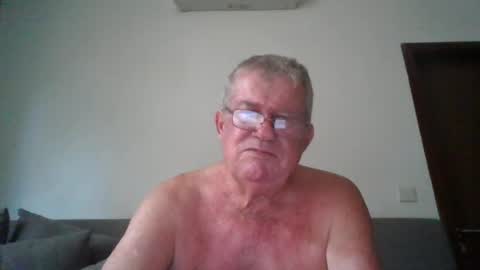 Snapshot of darwincock chatting on 06-13-26, 01:47 darwincock online show from 06-13-26, 01:47