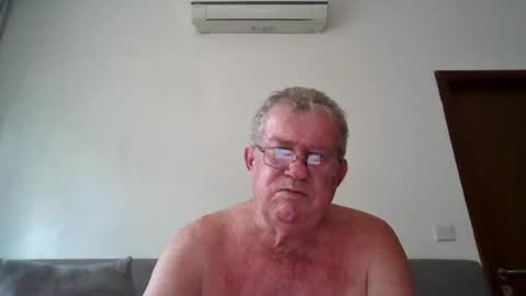Snapshot of darwincock chatting on 06-22-26, 01:40 darwincock online show from 06-22-26, 01:40