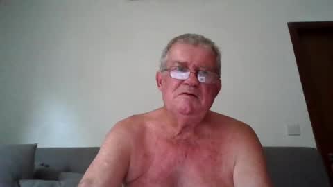 Snapshot of darwincock chatting on 06-27-26, 02:16 darwincock online show from 06-27-26, 02:16