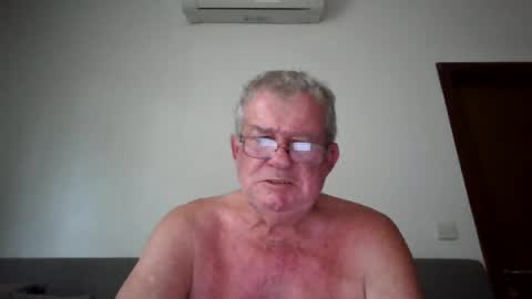 Snapshot of darwincock chatting on 07-01-26, 01:29 darwincock online show from 07-01-26, 01:29