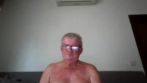 Snapshot of darwincock chatting on 07-08-26, 01:32 darwincock online show from 07-08-26, 01:32