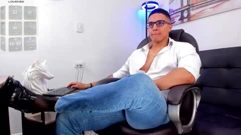 Dash online show from 10-25-25, 01:07