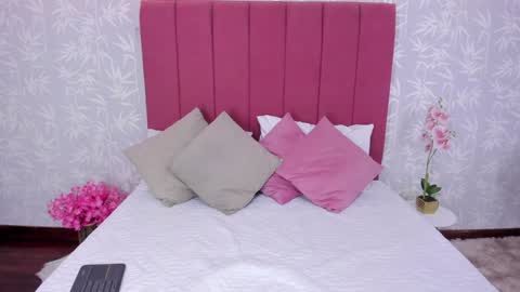 Snapshot of dashanovikov chatting on 02-04-25, 12:00 Dasha online show from 02-04-25, 12:00