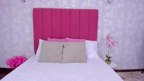 Snapshot of dashanovikov chatting on 02-12-25, 12:01 Dasha online show from 02-12-25, 12:01