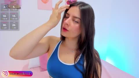 Snapshot of dashanovikov chatting on 11-17-25, 12:22 Dasha online show from 11-17-25, 12:22