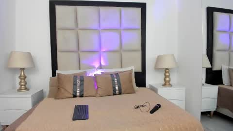 Snapshot of dashathompson chatting on 05-14-26, 11:39 dashathompson online show from 05-14-26, 11:39