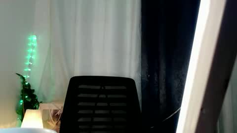 Snapshot of dave_cummers chatting on 05-23-26, 12:49 DAVE online show from 05-23-26, 12:49