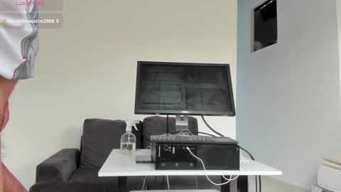 Snapshot of dave_hs chatting on 01-27-25, 08:28 dave_hs online show from 01-27-25, 08:28