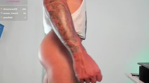 Snapshot of dave_hs chatting on 03-10-25, 10:34 dave_hs online show from 03-10-25, 10:34