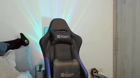 DAVE MAX online show from 10-26-25, 02:28