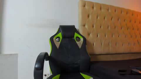 Snapshot of dave_skinnycum420 chatting on 10-21-25, 06:58 dave online show from 10-21-25, 06:58