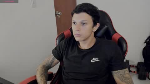 Snapshot of davebroww chatting on 10-07-25, 11:13 Dave Brown online show from 10-07-25, 11:13