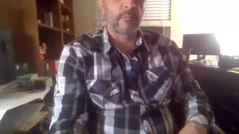 Snapshot of davethebooky chatting on 12-20-24, 06:50 Dave online show from 12-20-24, 06:50