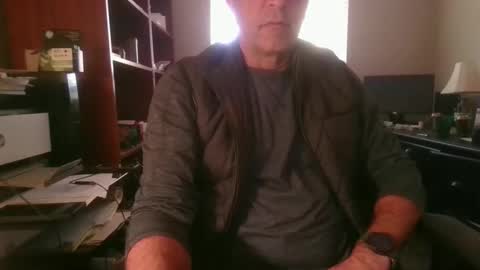 Snapshot of davethebooky chatting on 10-23-25, 05:01 Dave online show from 10-23-25, 05:01