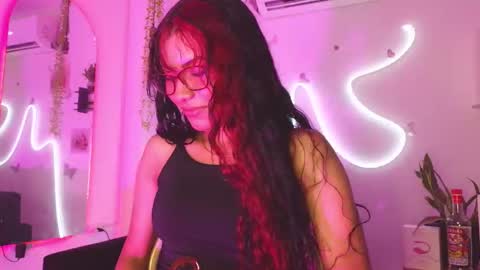 Snapshot of daviana_hill_ chatting on 03-21-26, 01:26 Davi online show from 03-21-26, 01:26