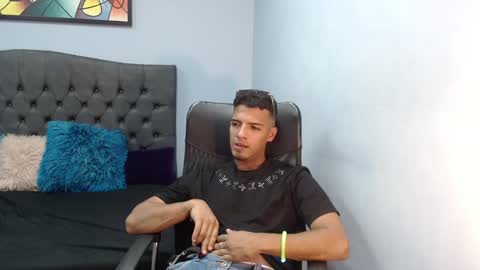 Snapshot of david_bandercock chatting on 12-05-24, 01:25 david_bandercock online show from 12-05-24, 01:25