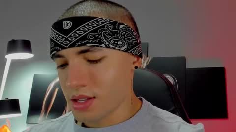 David Jons online show from 02-13-25, 01:19