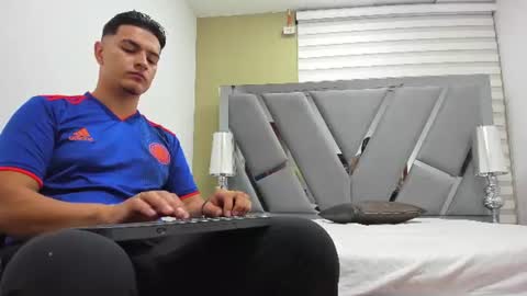 david_victoriaa online show from 06-12-26, 01:10