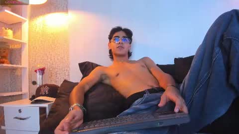 Snapshot of davidcahs17_ chatting on 07-23-26, 09:13 -- David --- online show from 07-23-26, 09:13