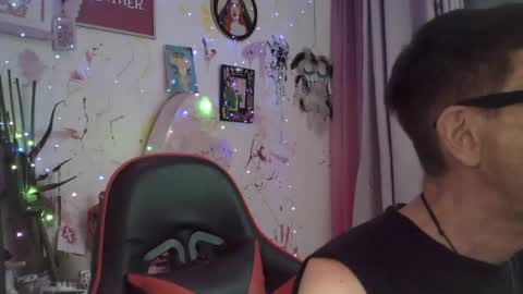 David Lucky 13  online show from 04-25-26, 01:30