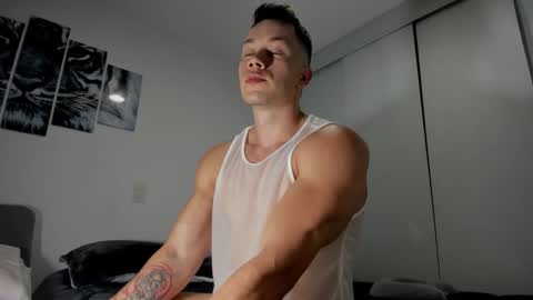 Snapshot of davidj_hot chatting on 11-07-25, 04:45 david online show from 11-07-25, 04:45