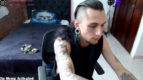 Snapshot of davidroses420 chatting on 11-23-25, 05:35 online show from 11-23-25, 05:35