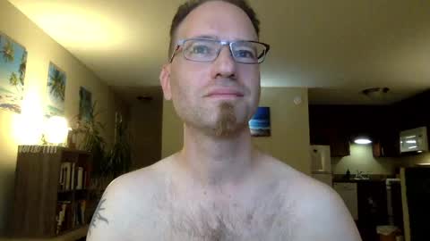 Snapshot of davidwilcox1982 chatting on 06-16-26, 01:52 Dave online show from 06-16-26, 01:52