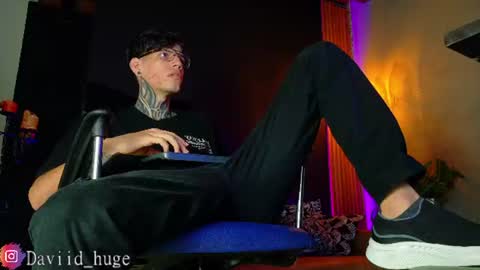 daviid_huge online show from 06-18-26, 01:37