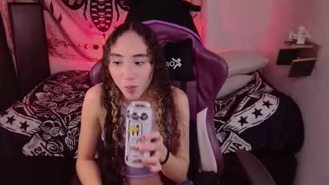 Davina online show from 11-23-25, 04:07