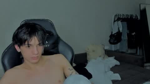 Snapshot of davisross chatting on 12-29-24, 10:03 davis online show from 12-29-24, 10:03