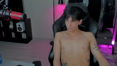 Snapshot of davisross chatting on 01-31-25, 09:48 davis online show from 01-31-25, 09:48