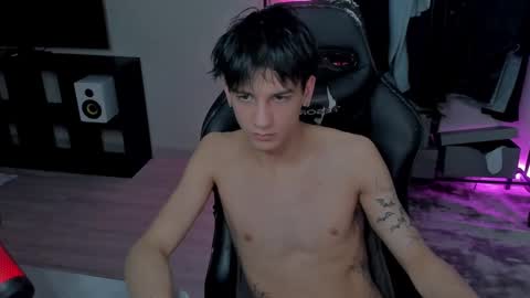 Snapshot of davisross chatting on 02-23-25, 11:25 davis online show from 02-23-25, 11:25