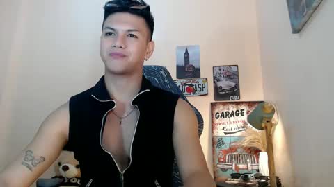 Snapshot of dax_x chatting on 12-19-24, 12:56 JC LOVER BOY online show from 12-19-24, 12:56