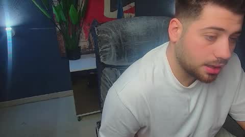 Snapshot of daxgreer chatting on 04-08-26, 04:23 DaxGreer online show from 04-08-26, 04:23