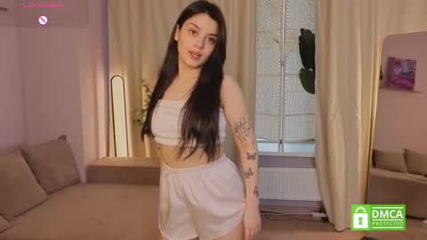 Snapshot of day_one_darling chatting on 10-29-25, 04:59 day_one_darling online show from 10-29-25, 04:59