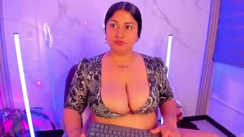 Snapshot of dayan_silva_ chatting on 05-22-26, 01:24 DAYAN online show from 05-22-26, 01:24