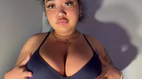 Snapshot of dayqueen1 chatting on 06-26-26, 11:14 dayqueen1 online show from 06-26-26, 11:14